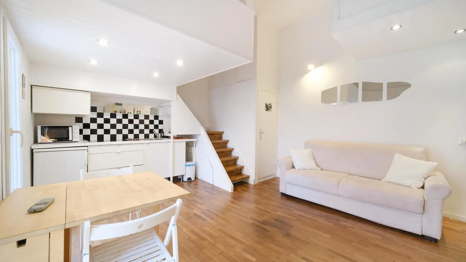 Monti'S View By Buddyrent Rome Apartment