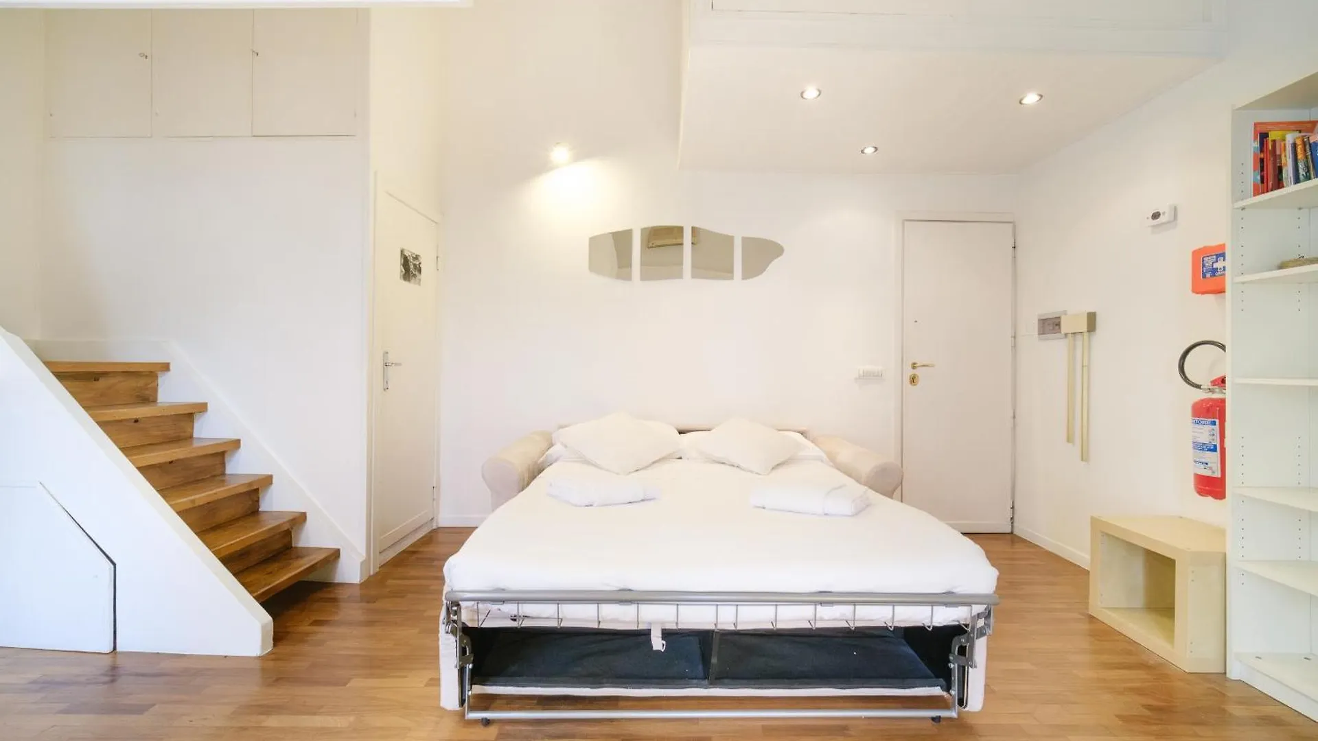 Apartment Monti'S View By Buddyrent Rome Italy