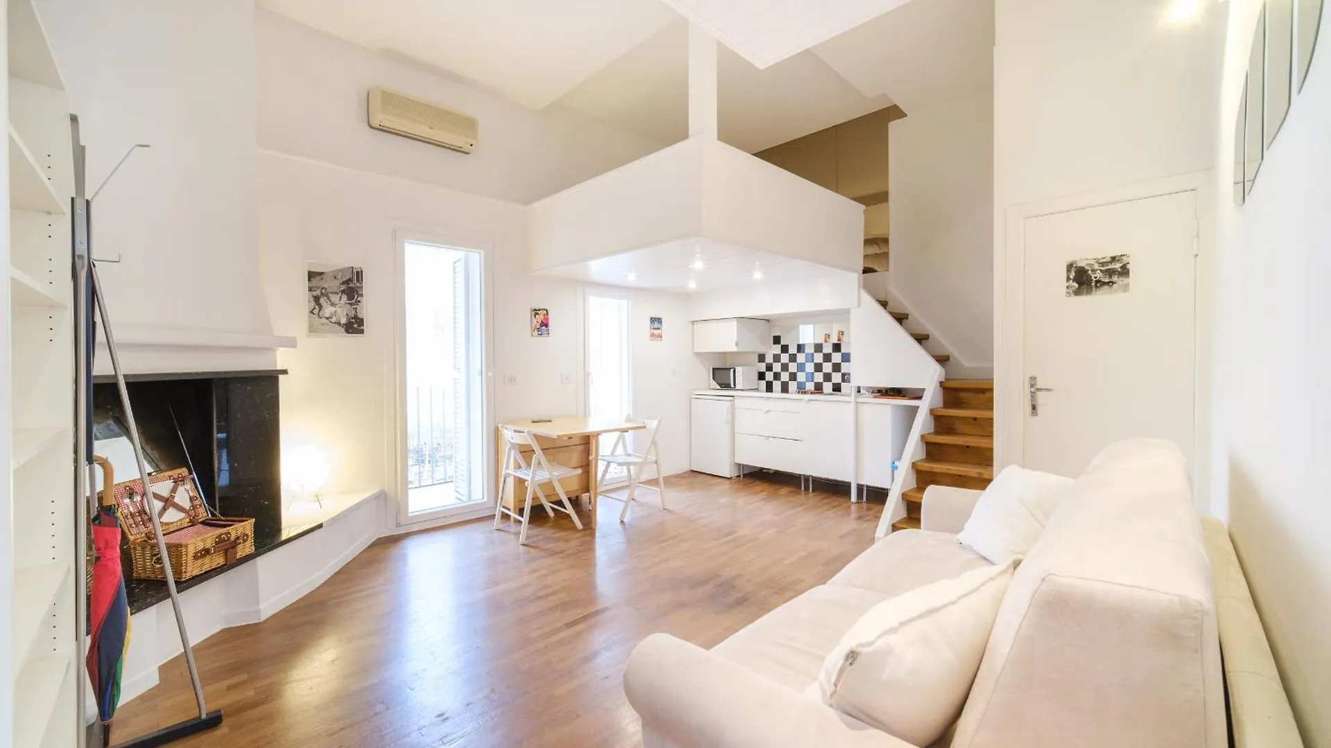 Monti'S View By Buddyrent Rome Apartment